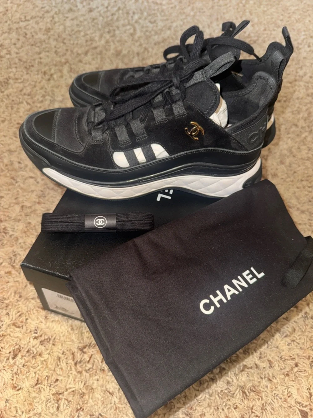 CHANEL Black Leather & White Quilted Sole Men's Sneakers with Gold CC - Picture 7 of 7